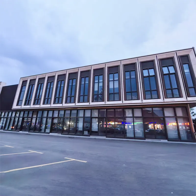 How Does Curtain Wall Glass Influence the Aesthetic Appeal of Skyscrapers