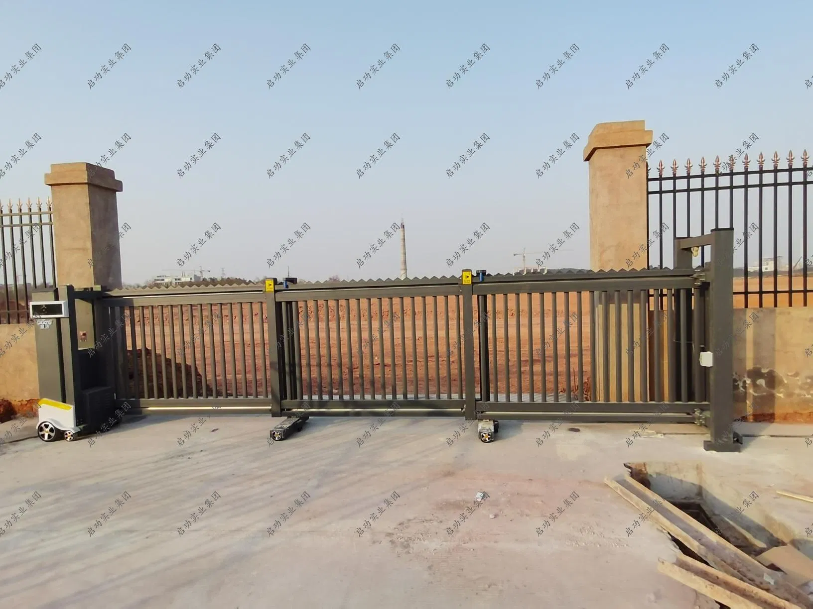 Qigong Best Selling Automatic Suspension Sliding Gate Remote Control Aluminum Factory School Designs2 Buyers