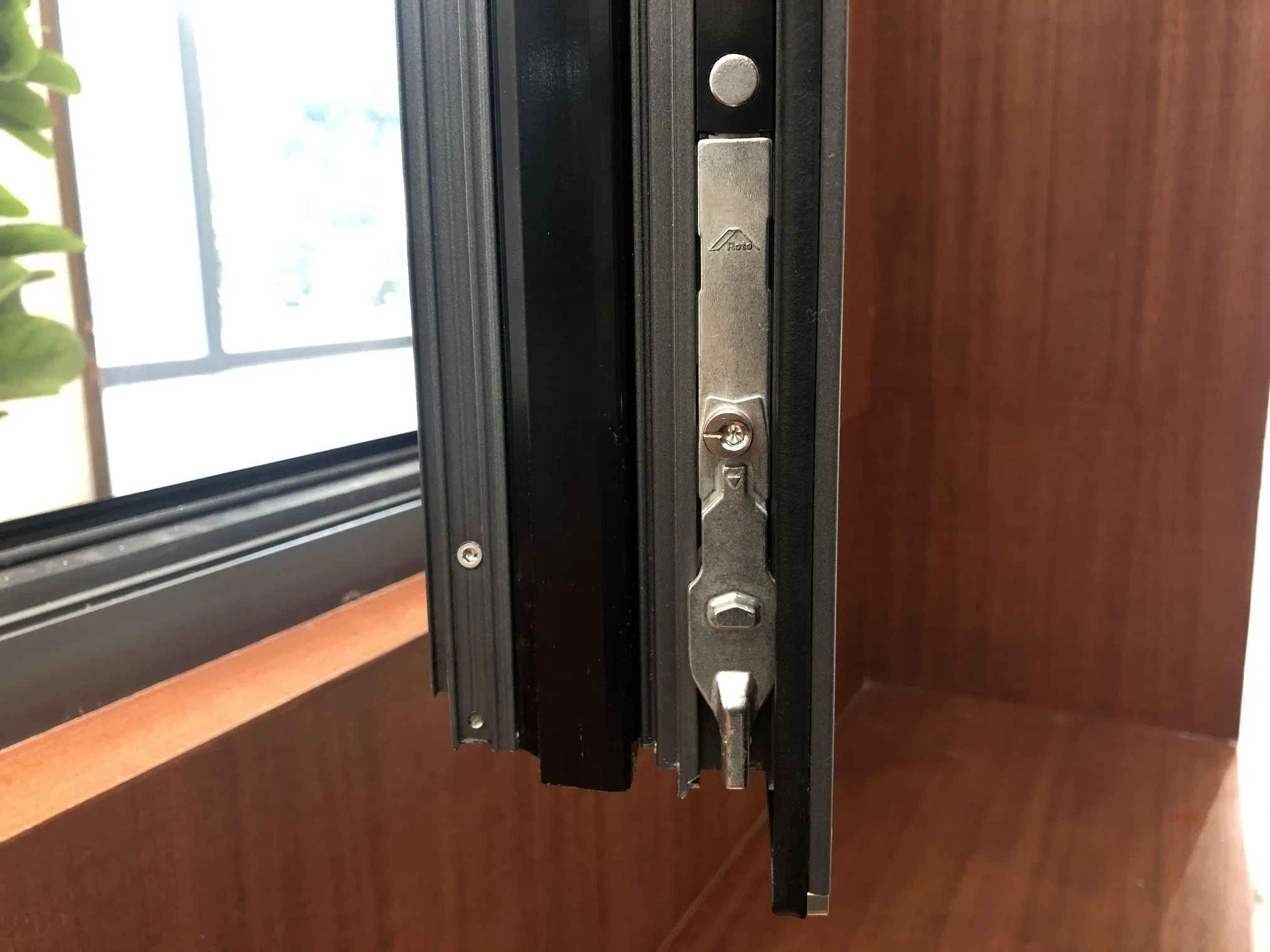 Superior Tilt Turn Window and Door Profile Aluminum/Aluminium